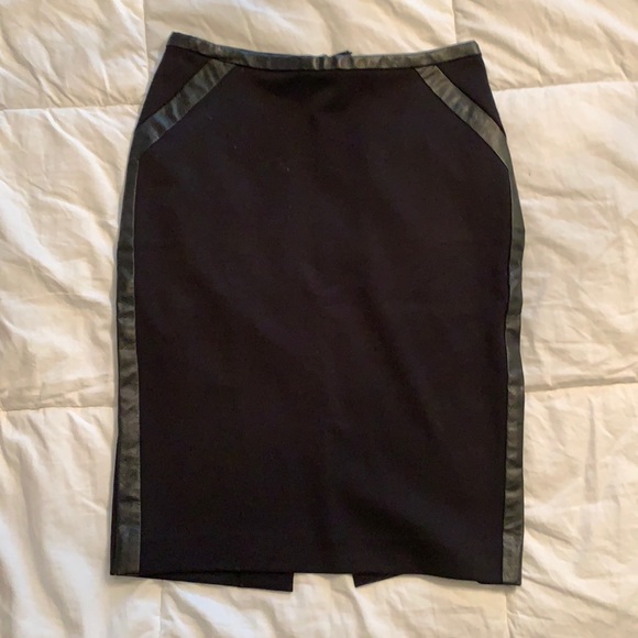 Black and faux leather skirt - Picture 1 of 5